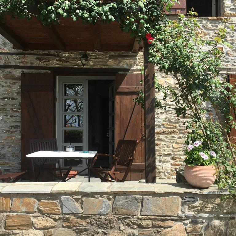 Villa Charming Stone House à Parthenón Extérieur photo