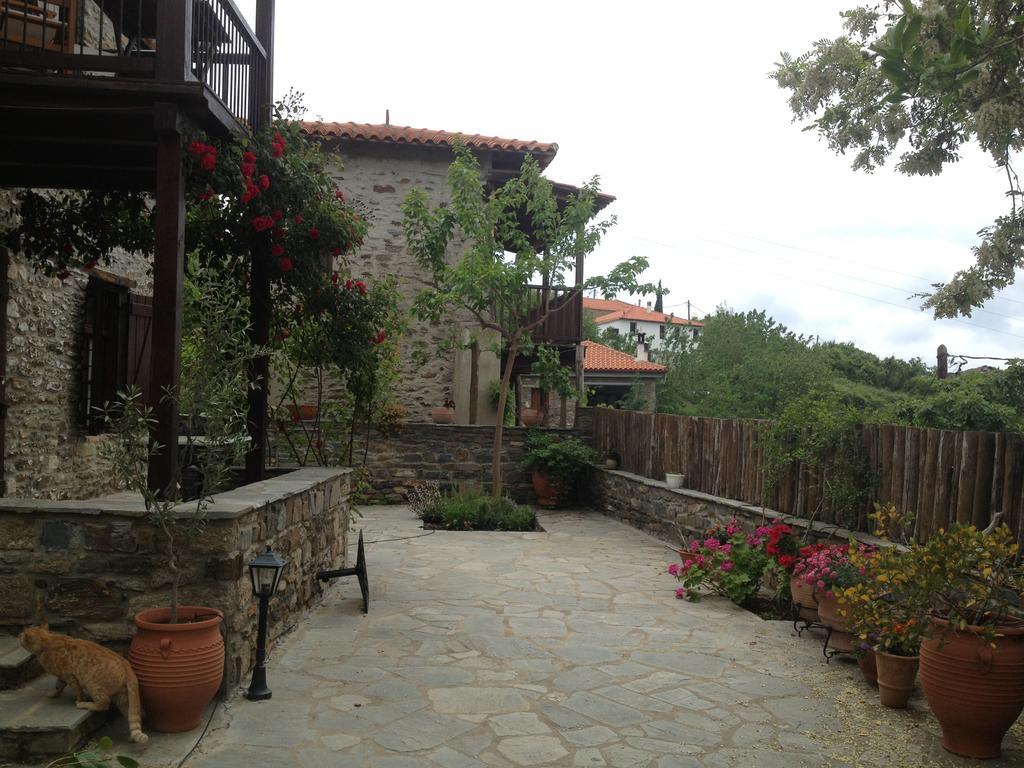Villa Charming Stone House à Parthenón Extérieur photo